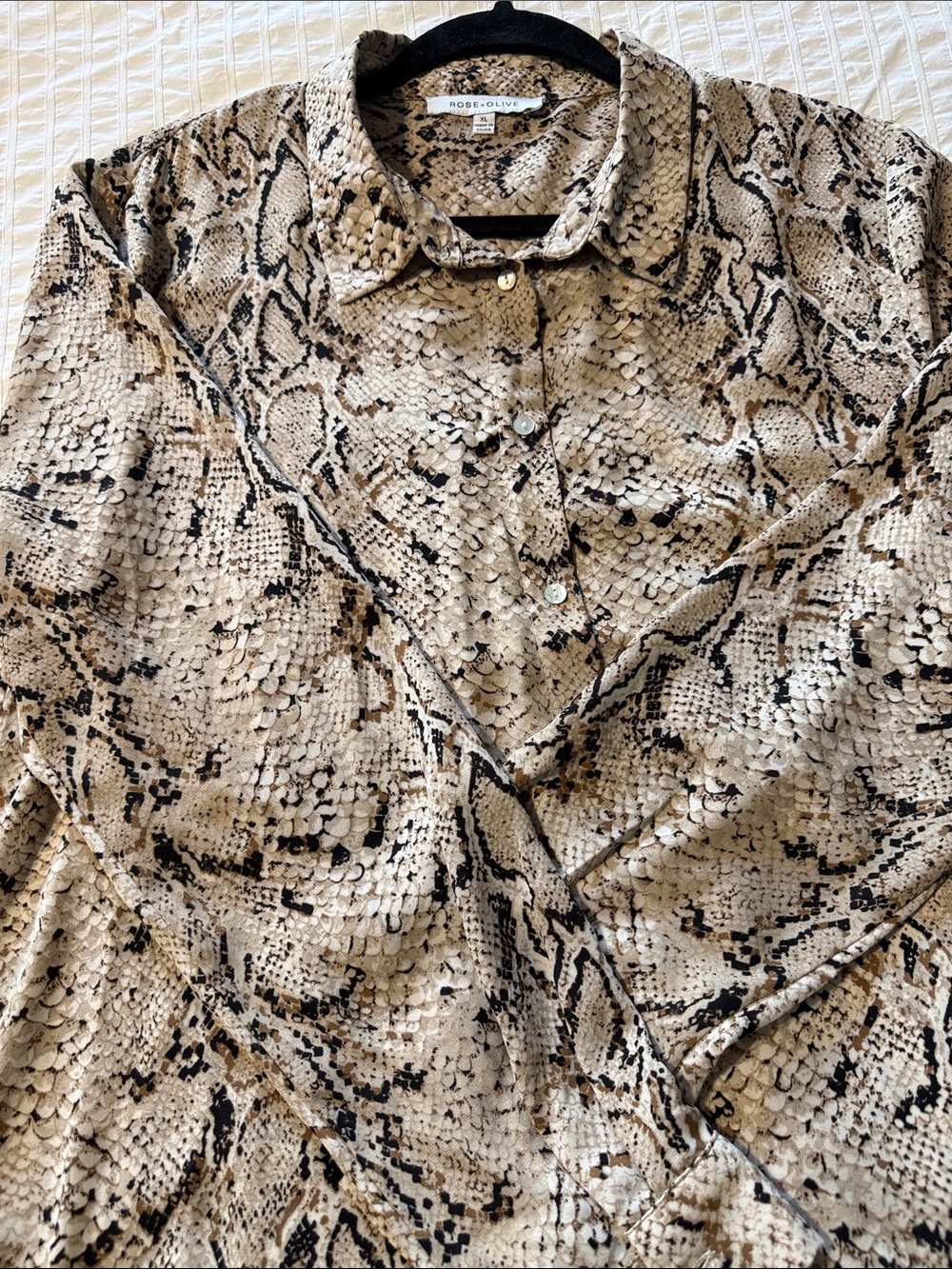 Rose & Olive snake print blouse - Picture 5 of 7